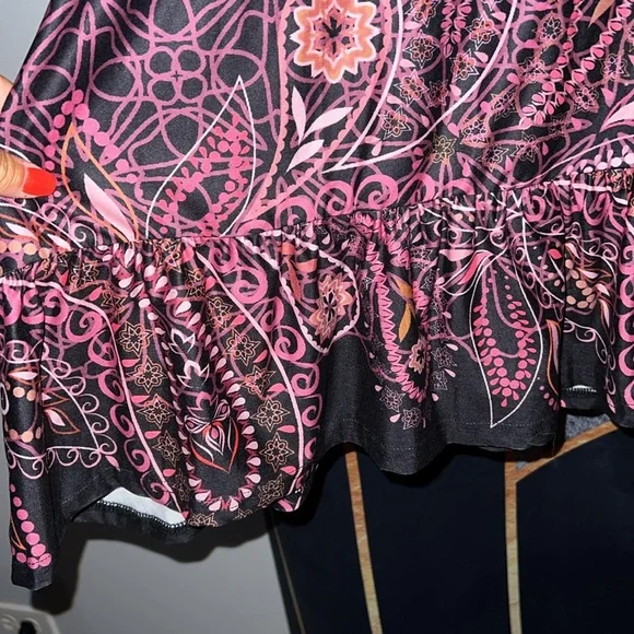 Elegant Pink and Black boho Patterned dress - Picture 2 of 8